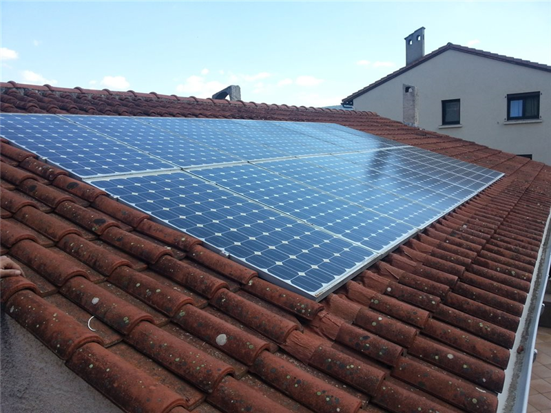 Des aides pour l'installation de vos panneaux photovoltaïques en Auvergne